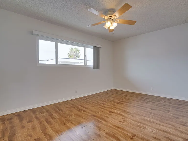 304 Bungalow Dr — Photo 8