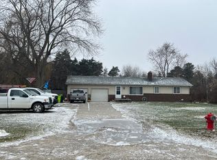 2915 N Burkhart Rd, Howell, MI 48855