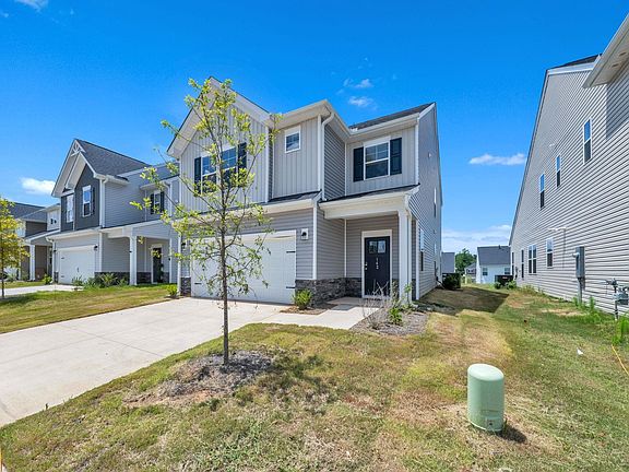 2nd image of 142 Gervais Cir
