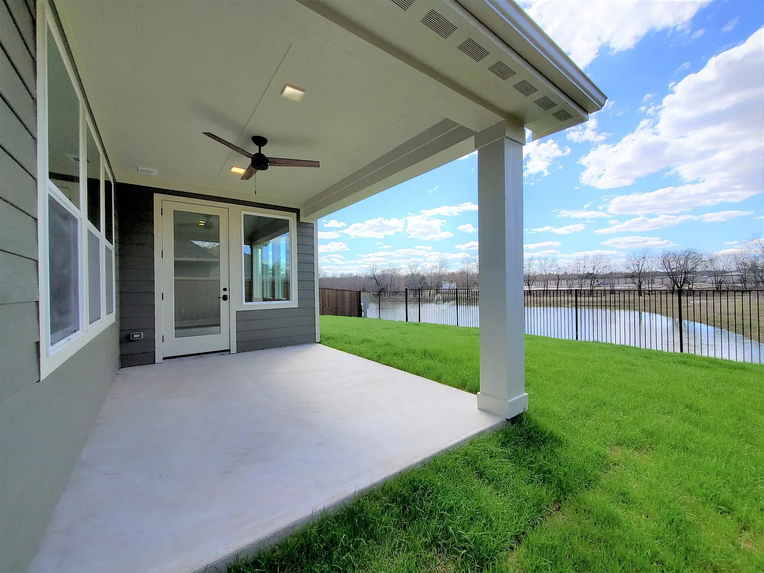 3 bed, 1651 sqft, $2,300 — Photo 2