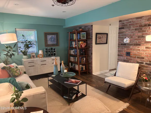 17 Seaview Ave APT 8, Ocean Grove, NJ 07756