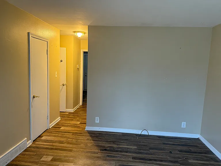1839 Ackley Ave — Photo 5