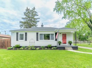 2272 Briggs St, Waterford, MI 48329