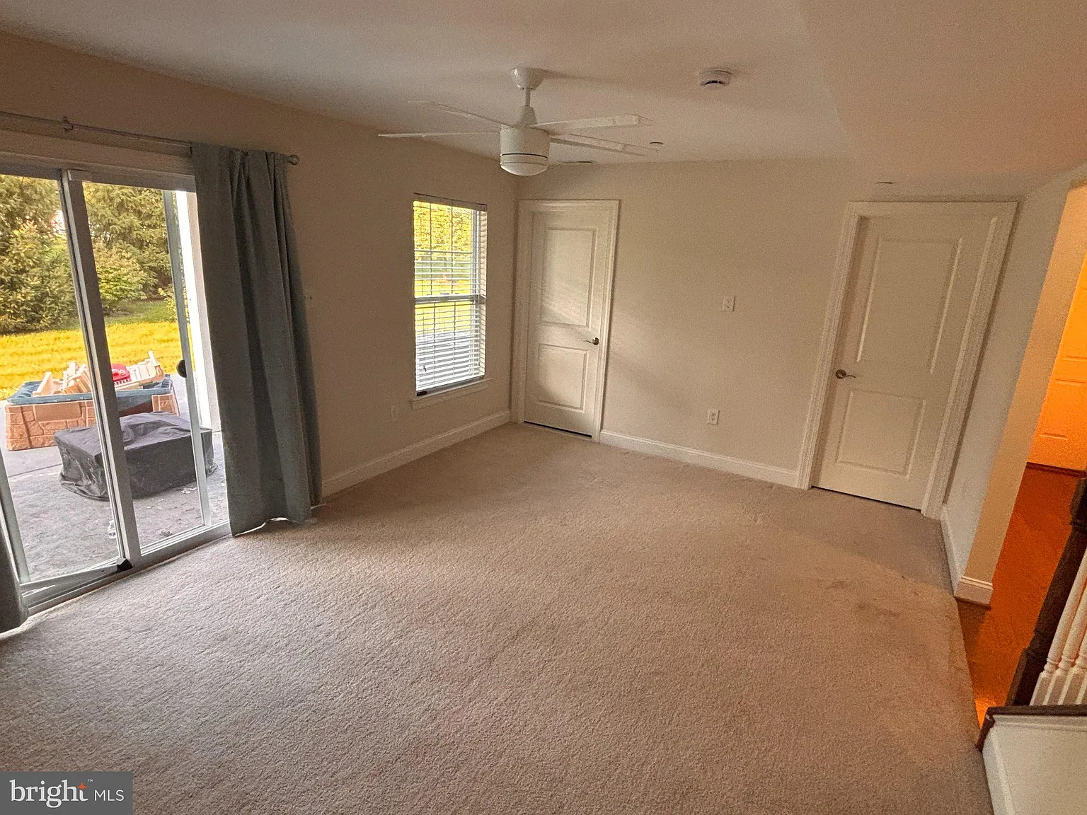 3 bed, 2.5 bath, 2736 sqft, $3,300 — Photo 3