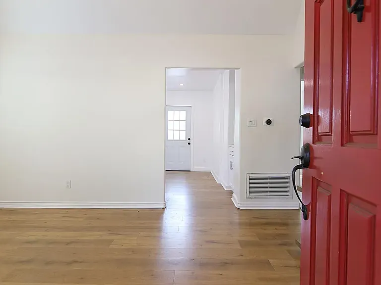 3124 Altura Ave — Photo 2