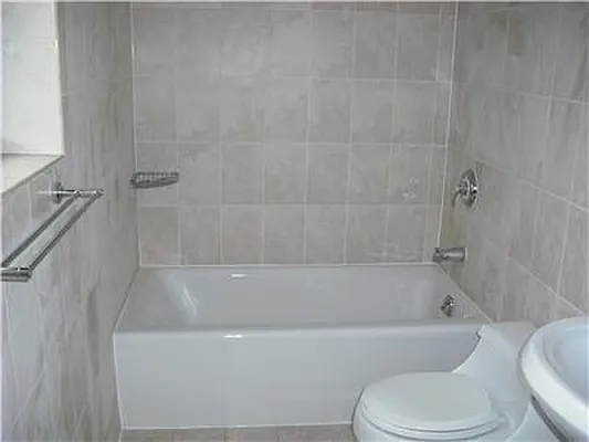 Rented by Nest Seekers International | media 28