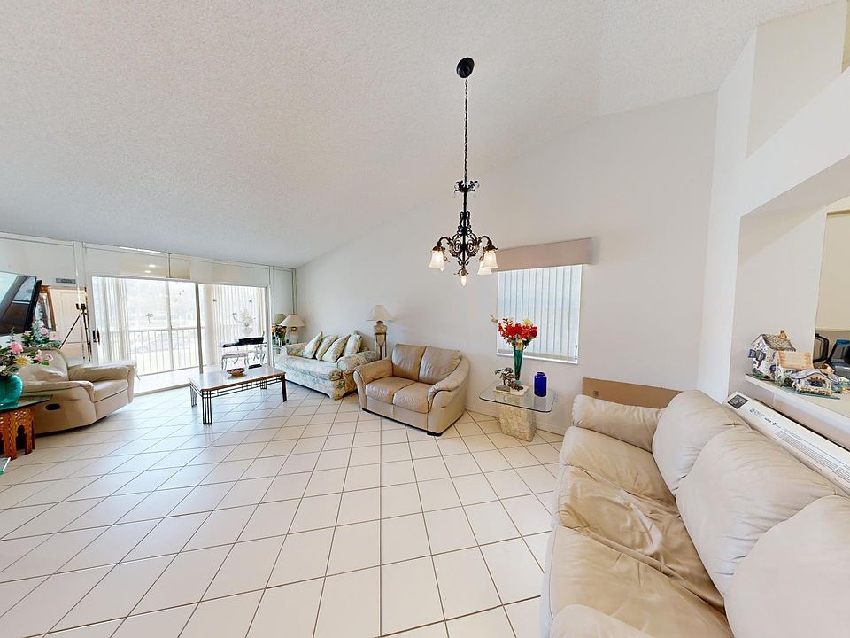 1st image of 7407 N Devon Drive #212