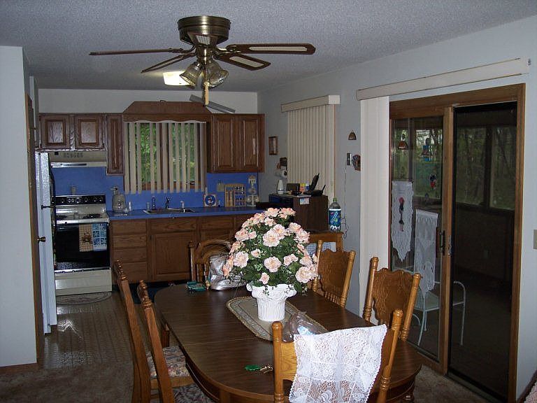 Full kitchen