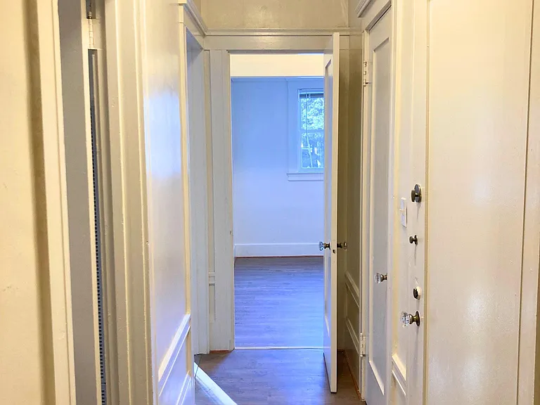 206 23rd St #6 — Photo 8