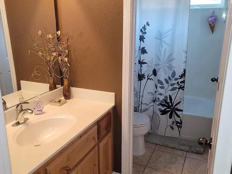 108 Eagles Roost Ct — Photo 12