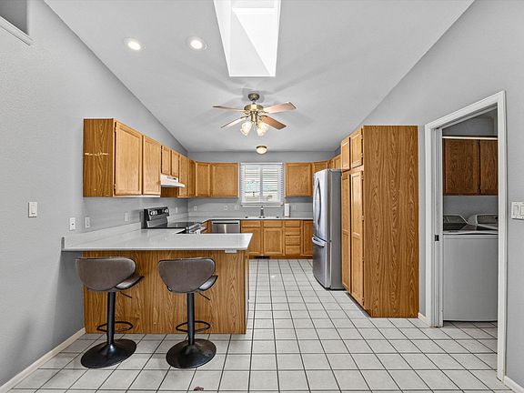 4th image of 1 Rhine Ct