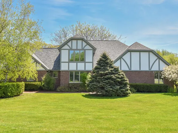 W306S2834 Wild Berry LANE, Waukesha, WI 53188
