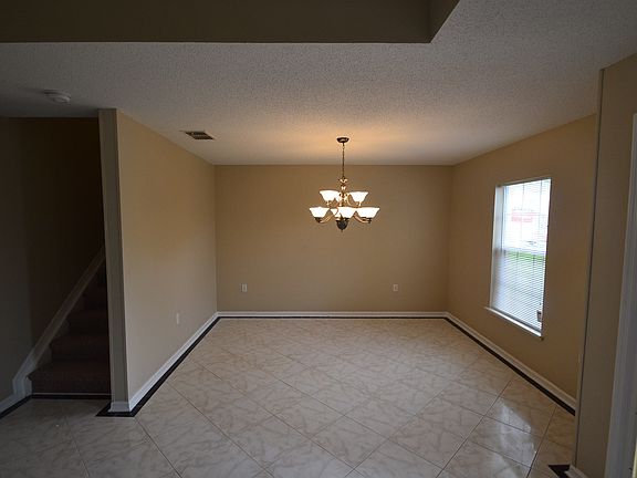 3rd image of 8162 Settlers Creek Cir