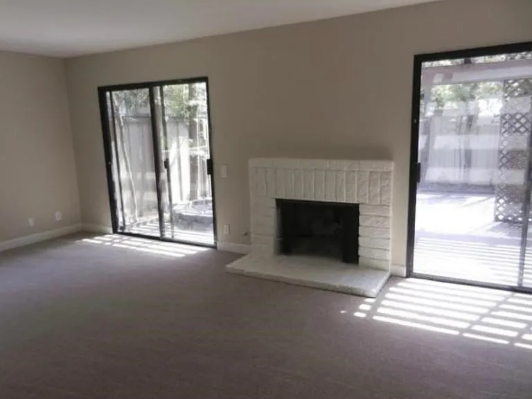 2669 Monterey Pl — Photo 2
