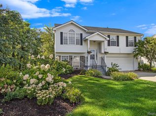 1847 Andover Blvd, Howell, MI 48843