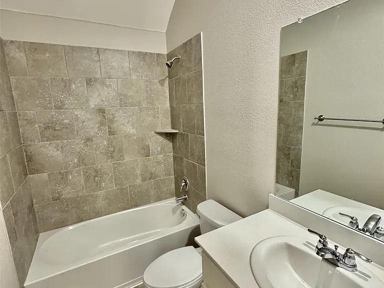 2920 Colorado Dr — Photo 14