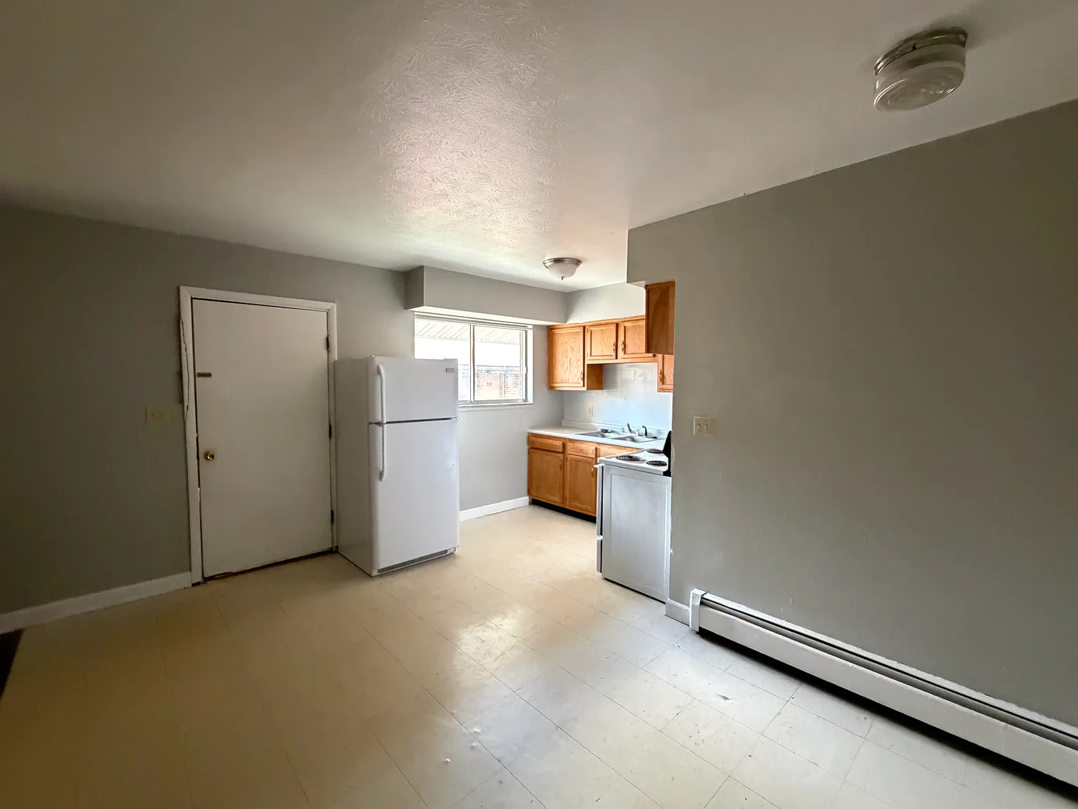 2 bed, 1.5 bath, $1,000 — Photo 2