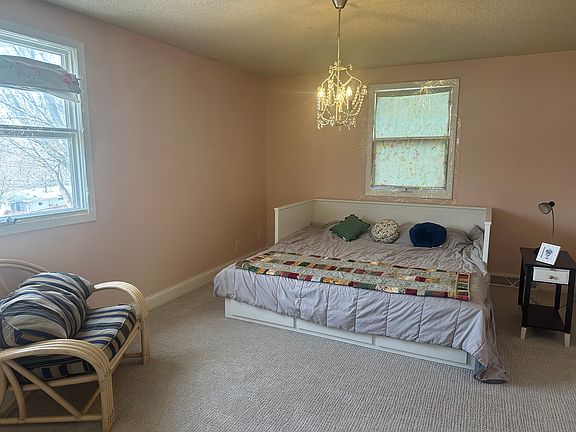 5th image of 3105 14th Ave NW