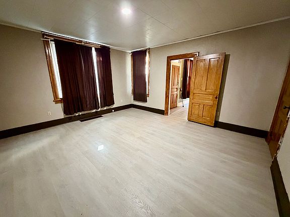 4th image of 114 Sedgwick St #1