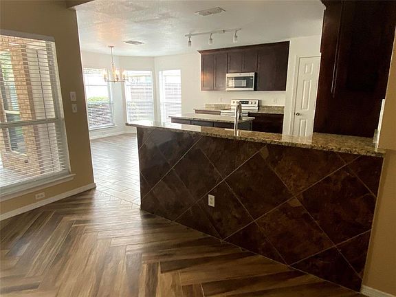 4th image of 5811 Berryhill Dr
