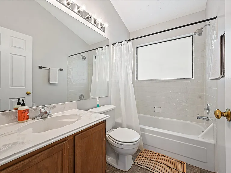 1555 Hillside Elm St — Photo 17