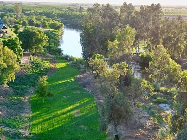 5750 Benicia Ave, Kingsburg, CA 93631