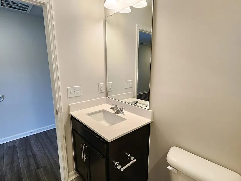 2431 Kasota Ln — Photo 12