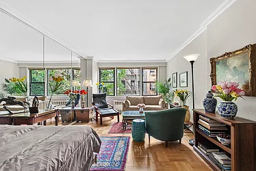 345 East 52nd Street, #4K