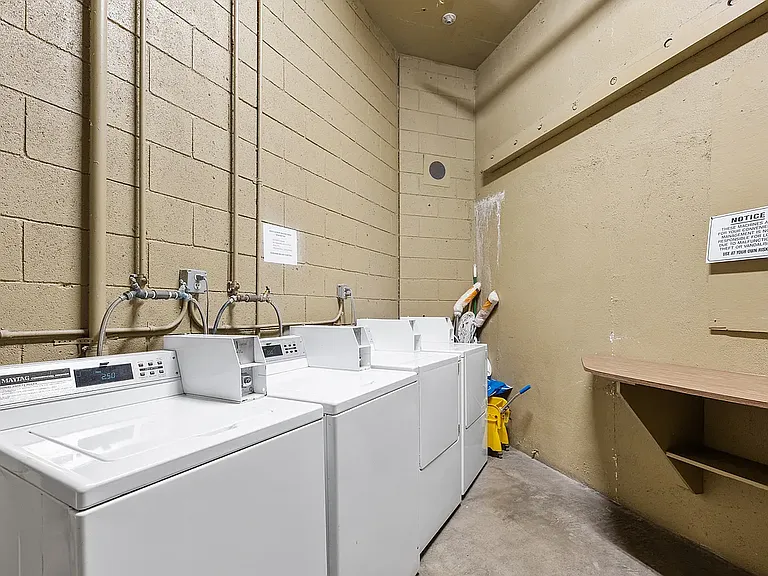 Goshen Apartments — Photo 9