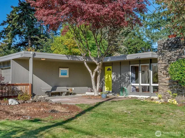 7211 44th Street W, University Place, WA 98466