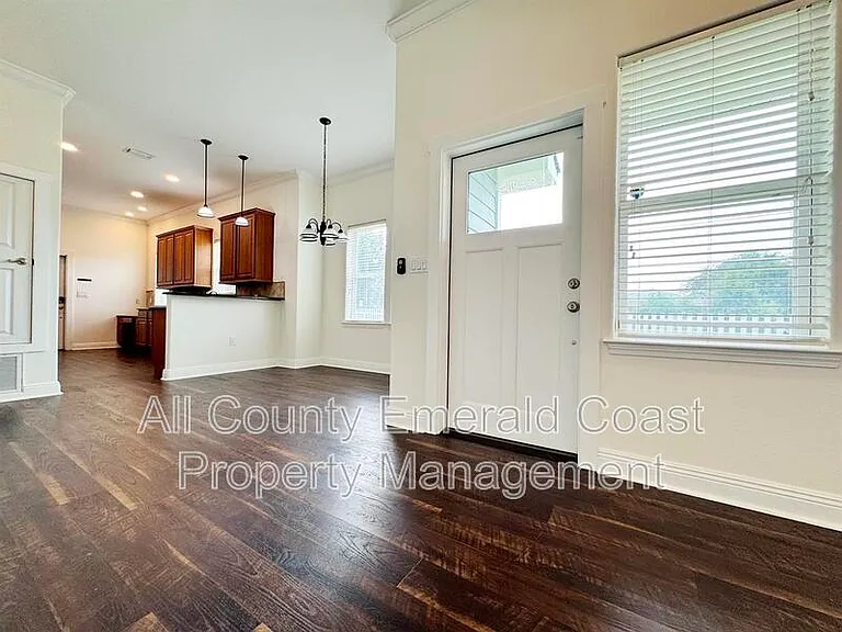 722 Kelly St — Photo 14