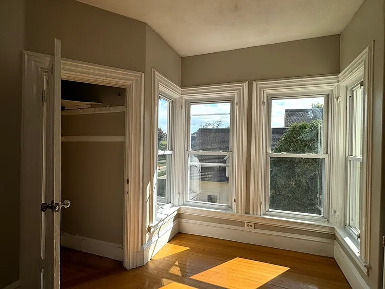 Florence St — Photo 15