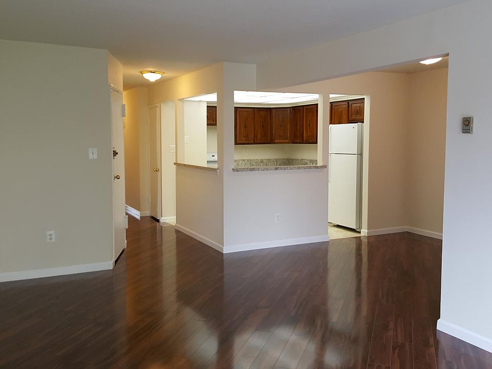 1st image of 20915 23rd Ave #2