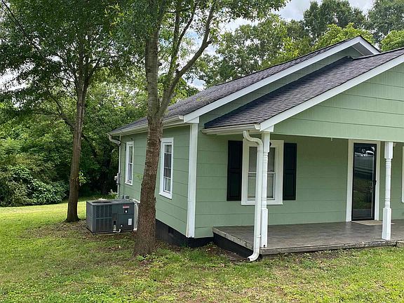 3rd image of 406 River Dr