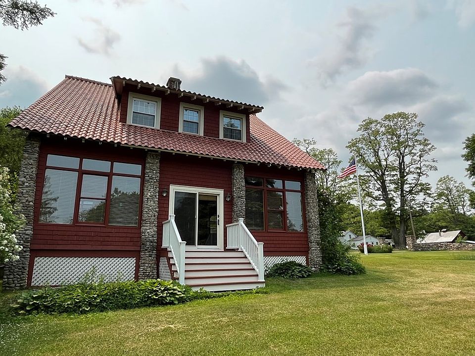 13 South St, Port Kent, NY 12975 Zillow