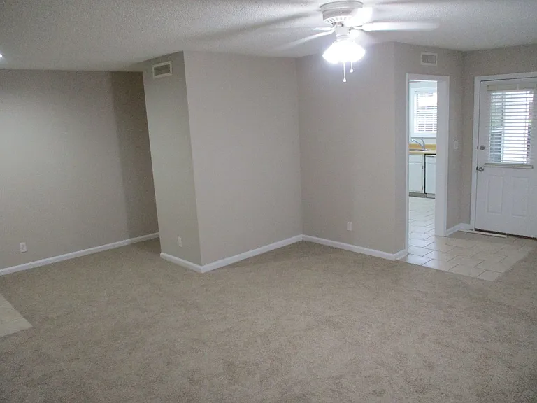 803 W Island Square Dr — Photo 3