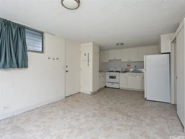 1643 Clark St APT 401, Honolulu, HI 96822