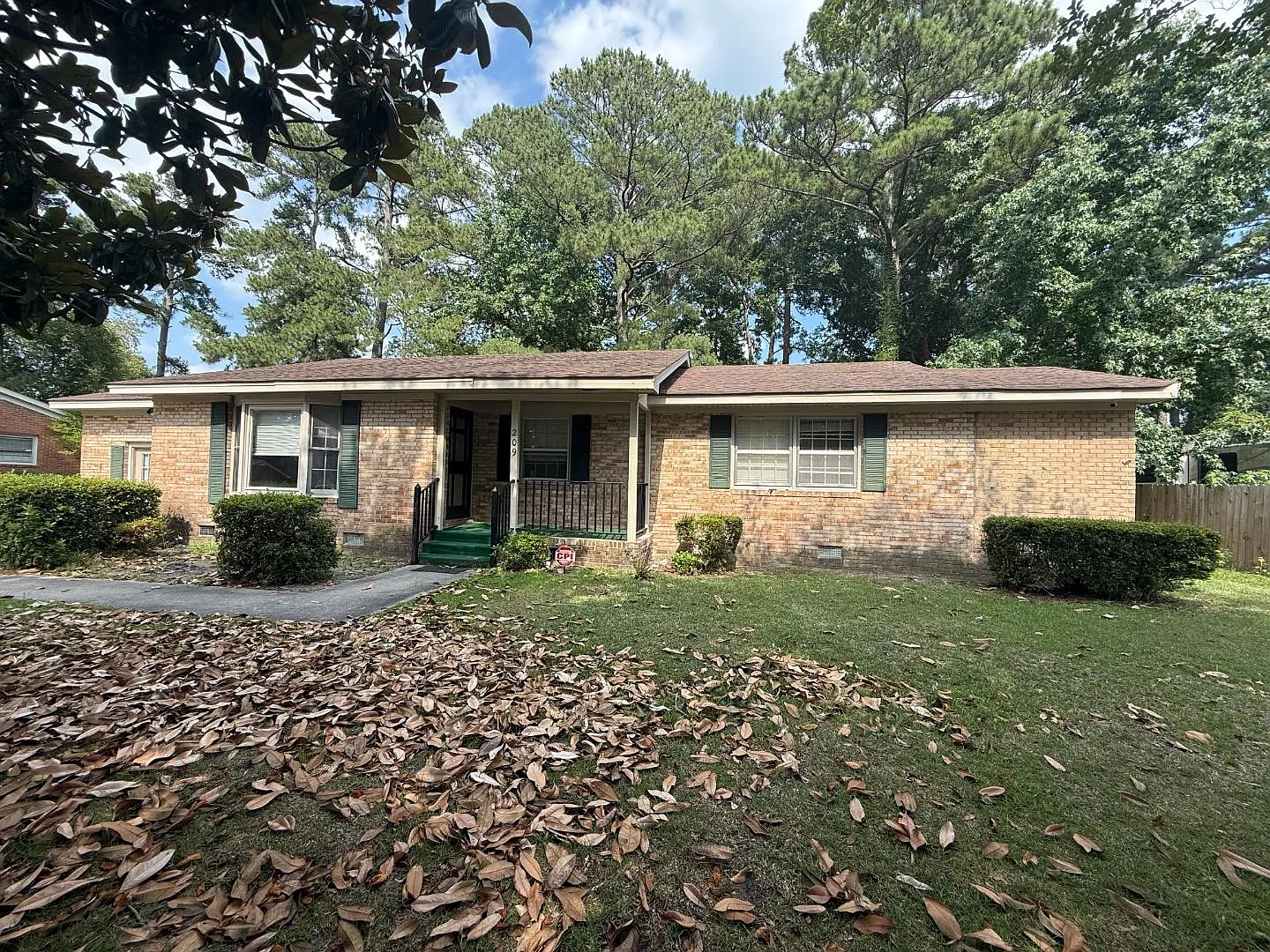 209 Allendale Dr — Photo 1