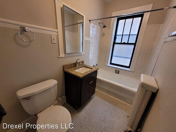 5th image of 2259 W Eastwood Ave APT 1N