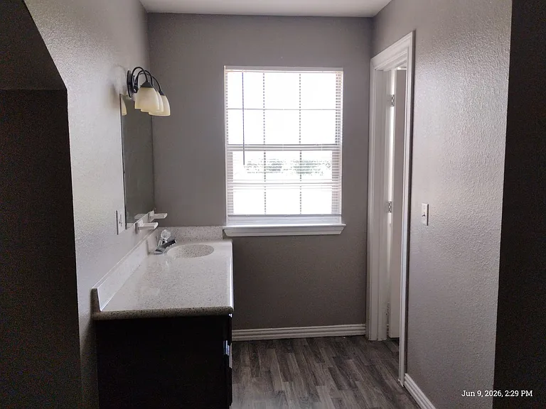 Lacy Loft — Photo 26