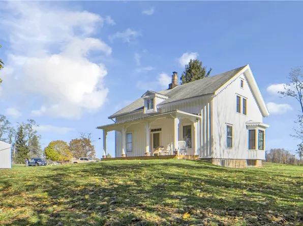 1096 Victor Rd, Macedon, NY 14502