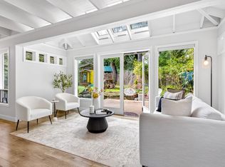 1255 Deer Walk, Bowen Island, BC V0N 1G1