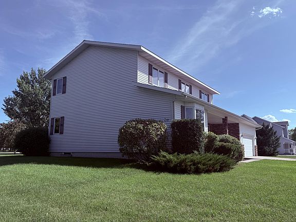 5th image of 606 4th St W