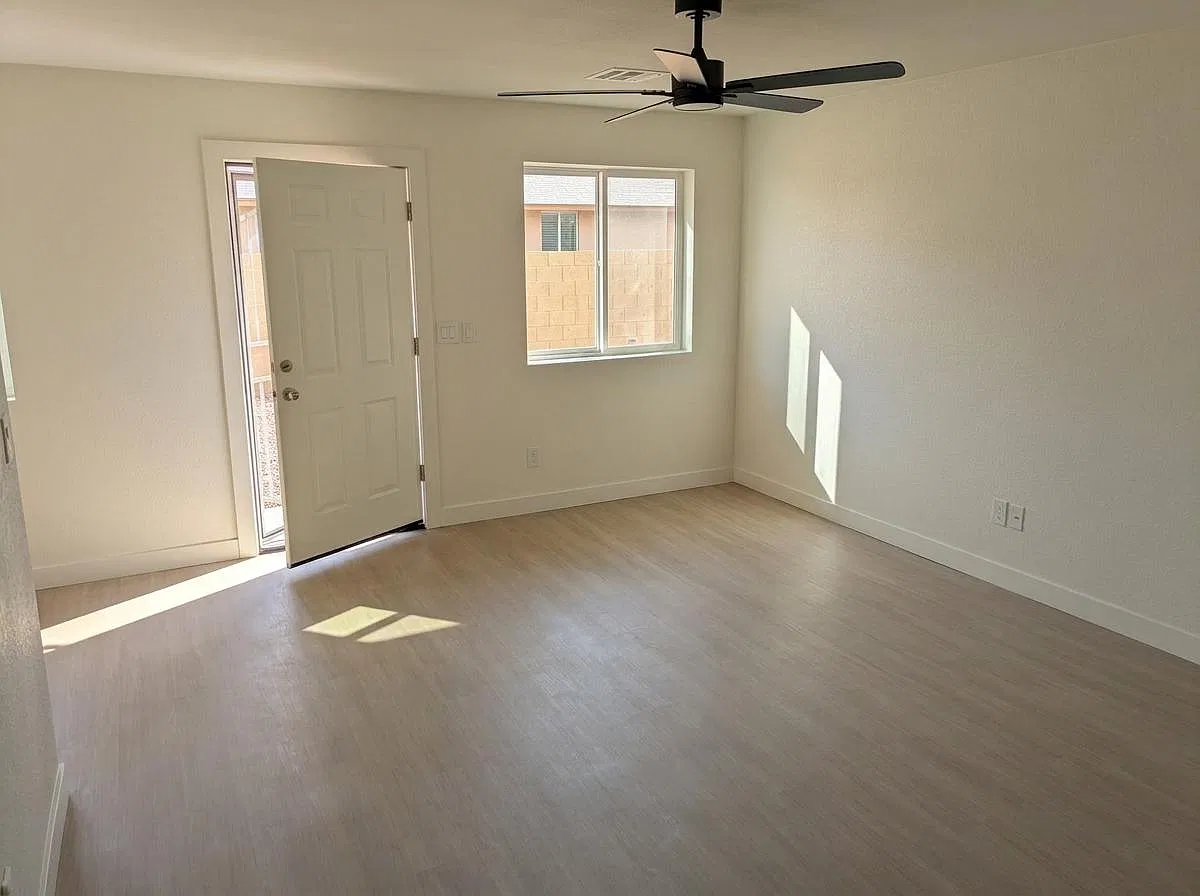 2 bed, 850 sqft, $1,400 — Photo 1
