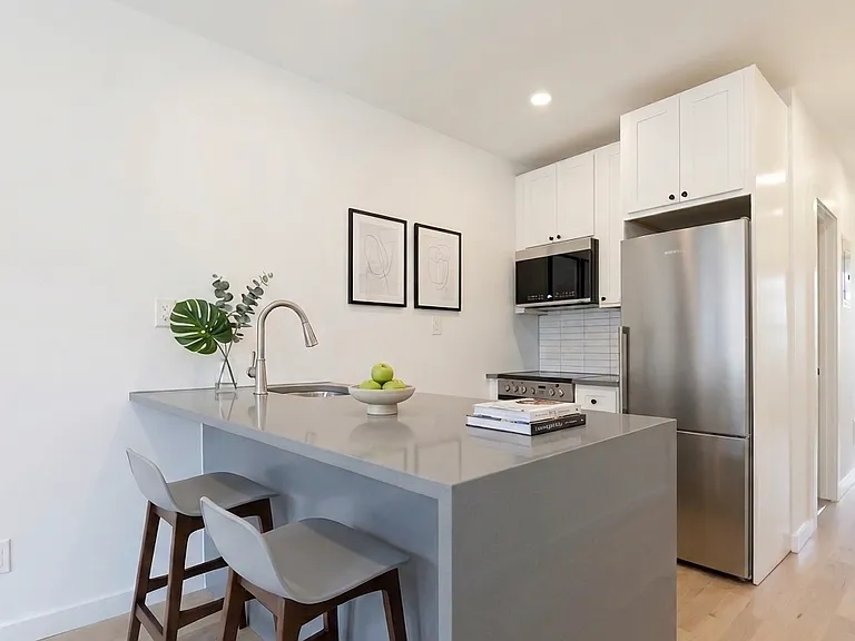 197 Prospect Ave #1R — Photo 2