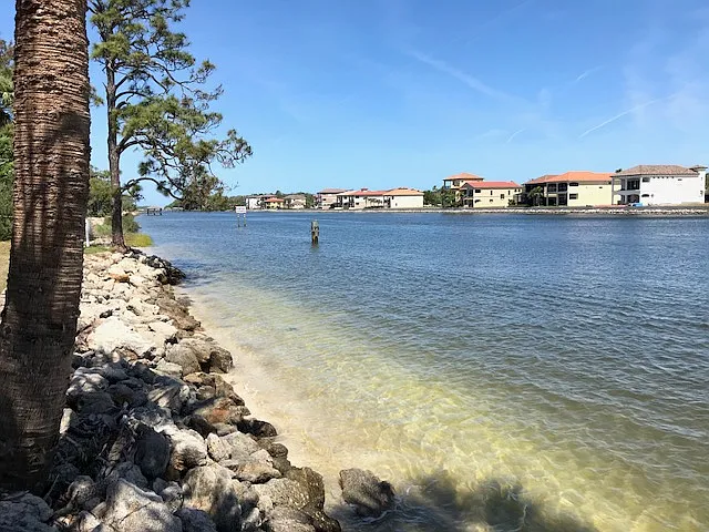 35 Captains Walk — Photo 43