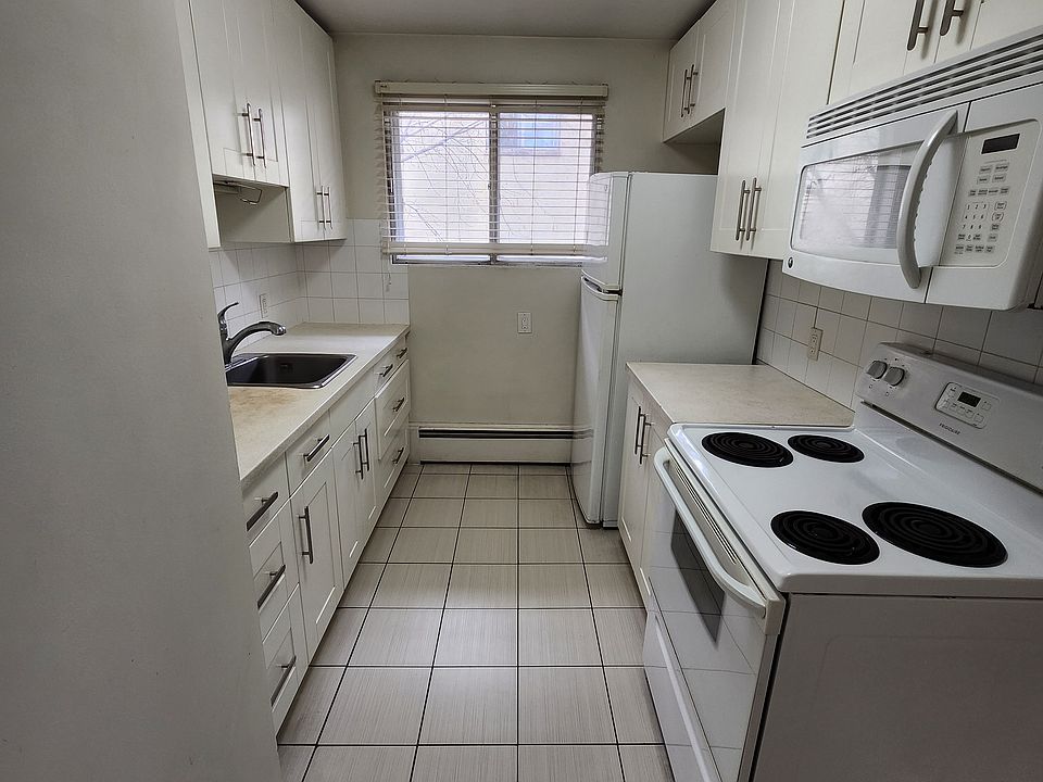 1st image of 2424 14th St SW #102