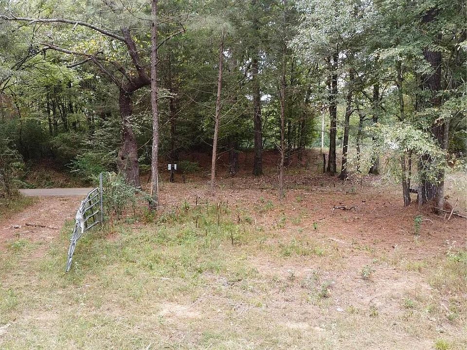 2nd image of 1 Robinson Rd #1