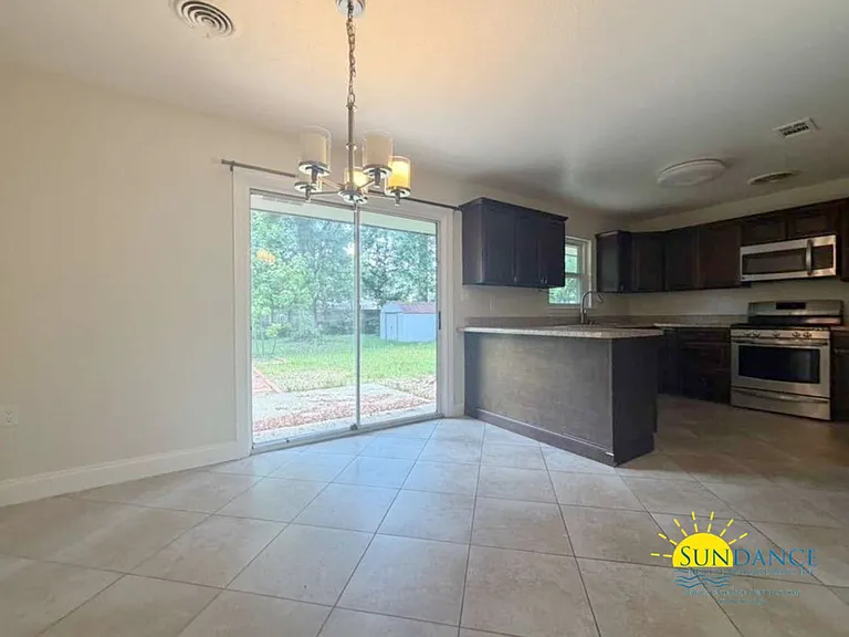 305 Leah Miller Dr — Photo 4