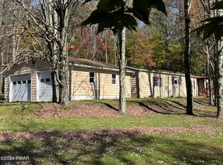 183 Galloway Rd, Equinunk, PA 18417